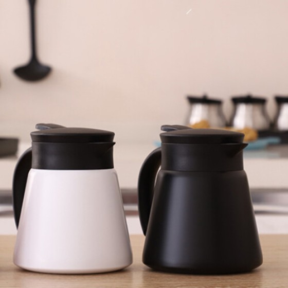 Penghangat Teko Termal O Flask Ketel Minuman Terisolasi Putih